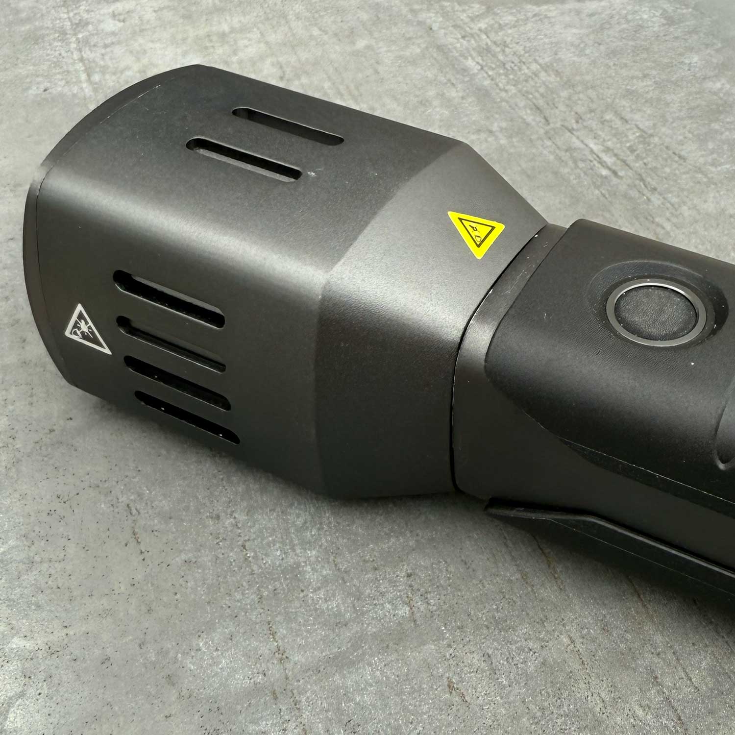 ABUS Seclight TL-525 LED Zoom Taschenlampe 500 Lumen Rotlicht Strobe 3 x LR14 – Detailansicht
