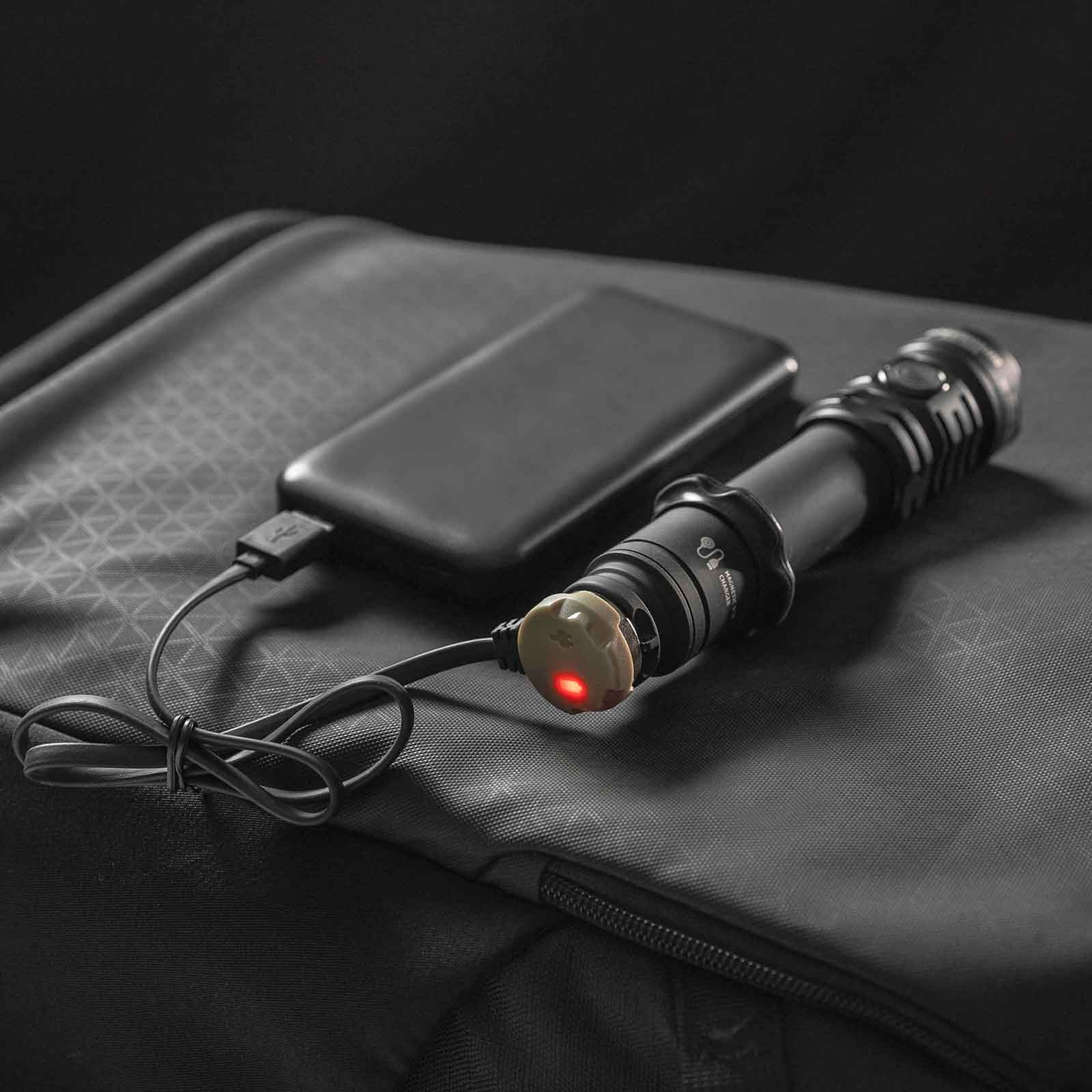 Armytek Dobermann Pro Max – Taschenlampe mit 3000 lm, 460 m, Akku, Magnetladen