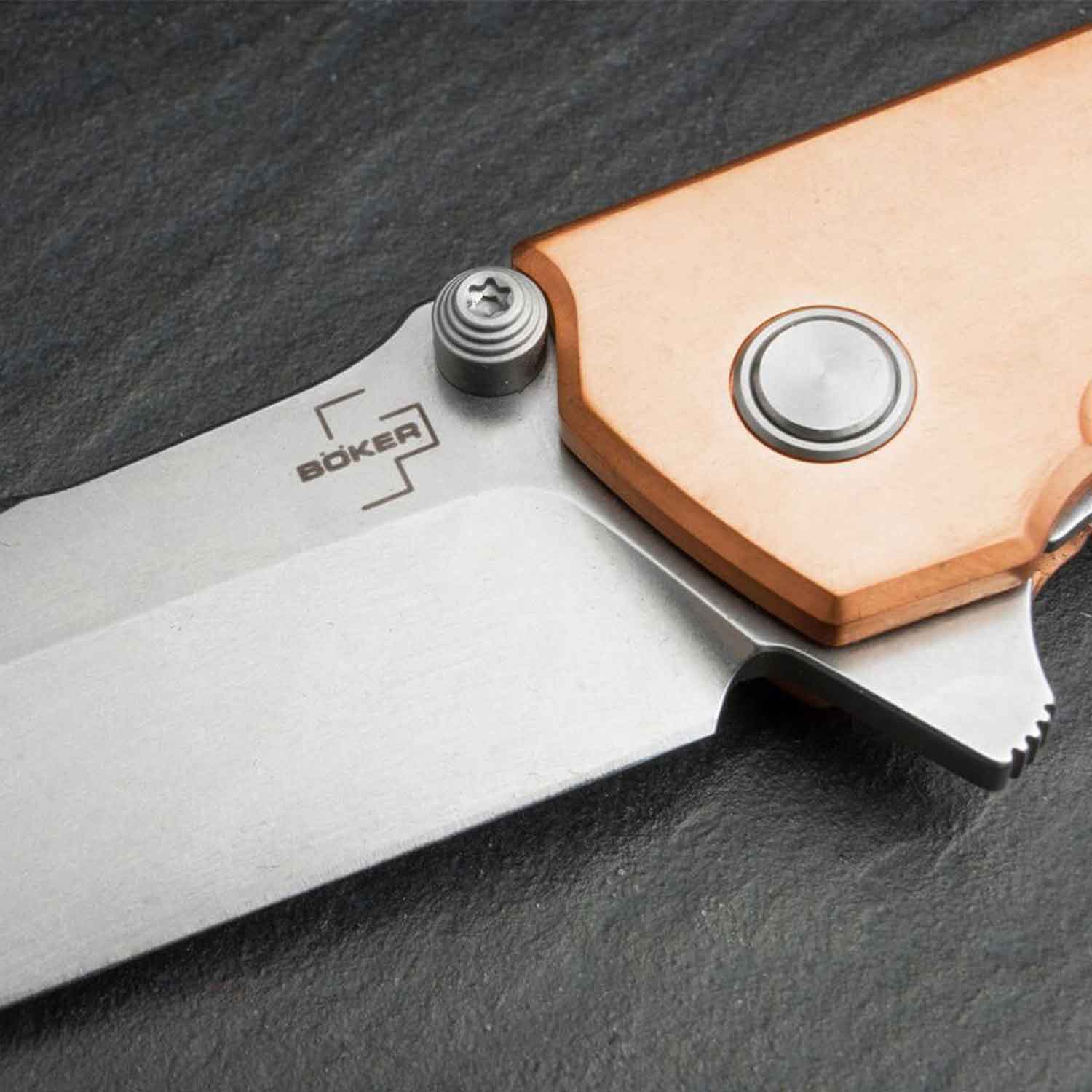 Böker Plus Kihon Assisted Copper – Taschenmesser mit Kupfergriff – Detailansicht