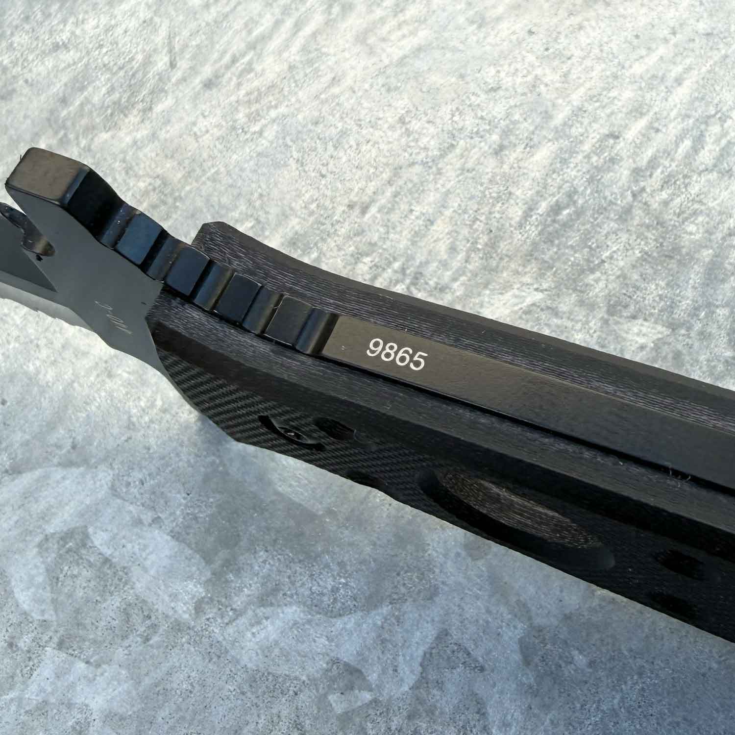Böker Plus Steel-Mariner - Tauchermesser mit titanbeschichteter Klinge & Kydexscheide – Detailansicht