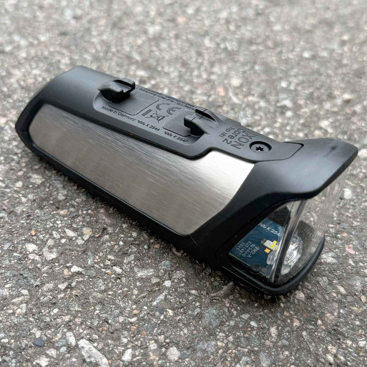 Busch+Müller IXON Core 2 Highbeam – Fahrradscheinwerfer mit 100 Lux Fernlicht
