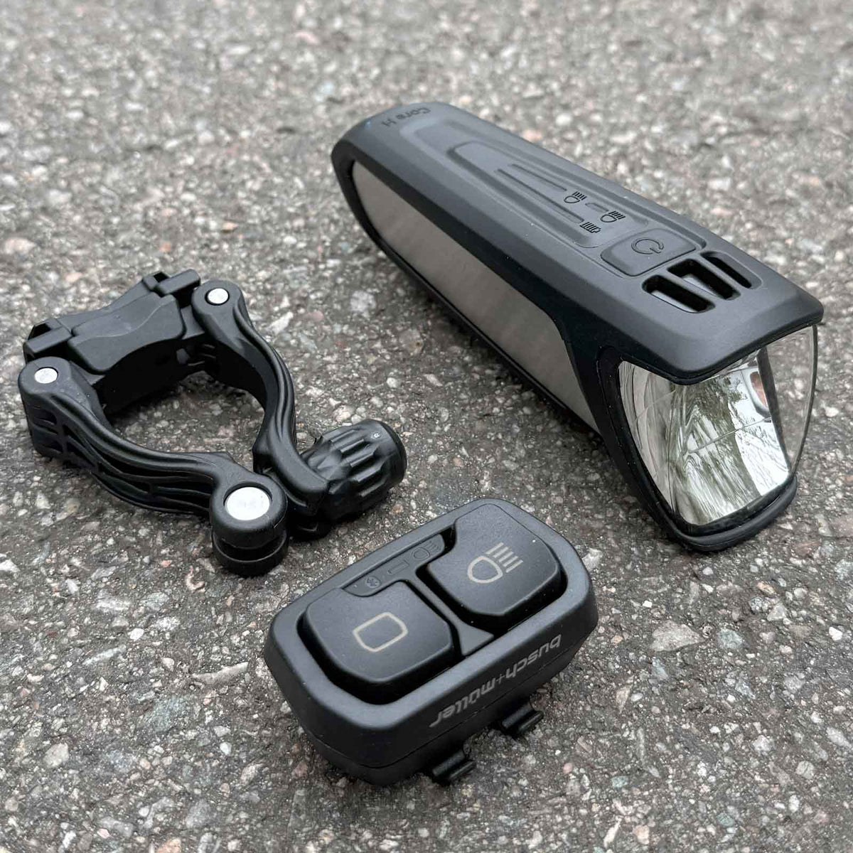 Busch+Müller IXON Core 2 Highbeam – Fahrradscheinwerfer mit 100 Lux Fernlicht