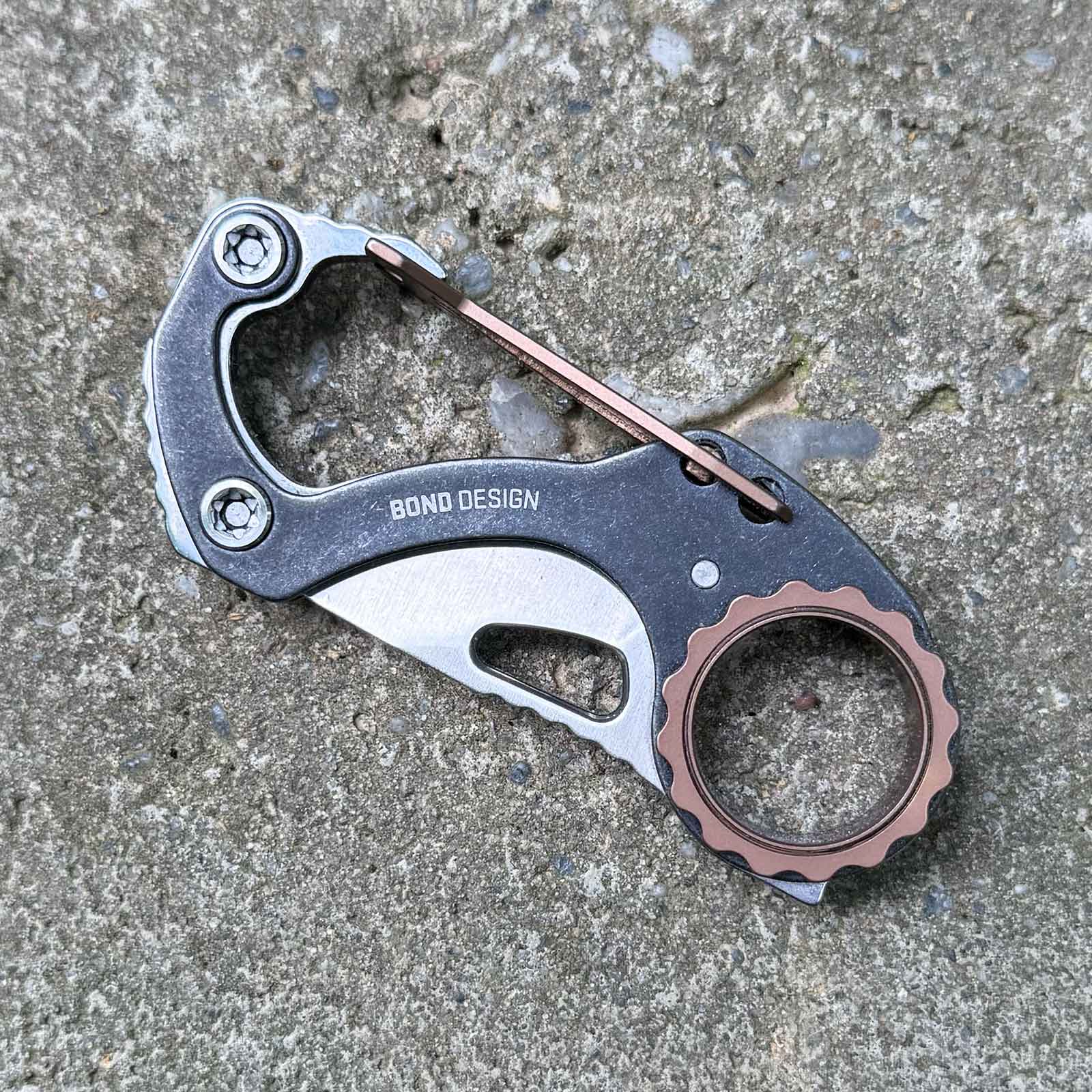 CRKT Compano – Mini-Taschenmesser mit Karabiner für den Schlüsselbund
