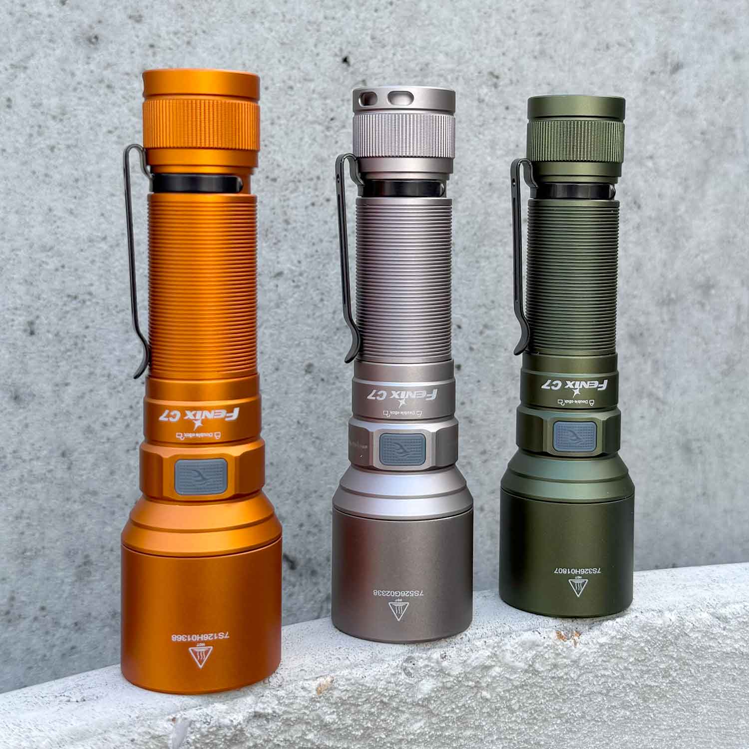 Fenix C7 – LED Taschenlampe mit 3000 Lumen in 3 stylischen Farben (Limited Edition)