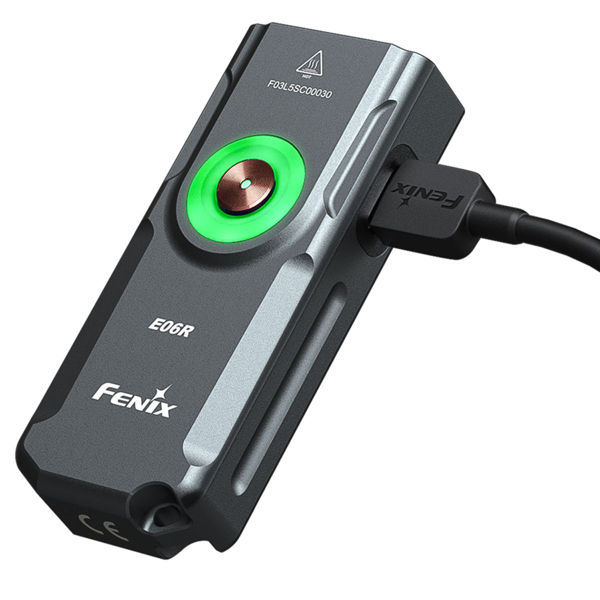 Fenix E06R – Schlüsselbundlampe mit 700 Lumen, UV-Licht und rotem Laser. Darstellung des Aufladens der grauen Ausführung über USB-C.