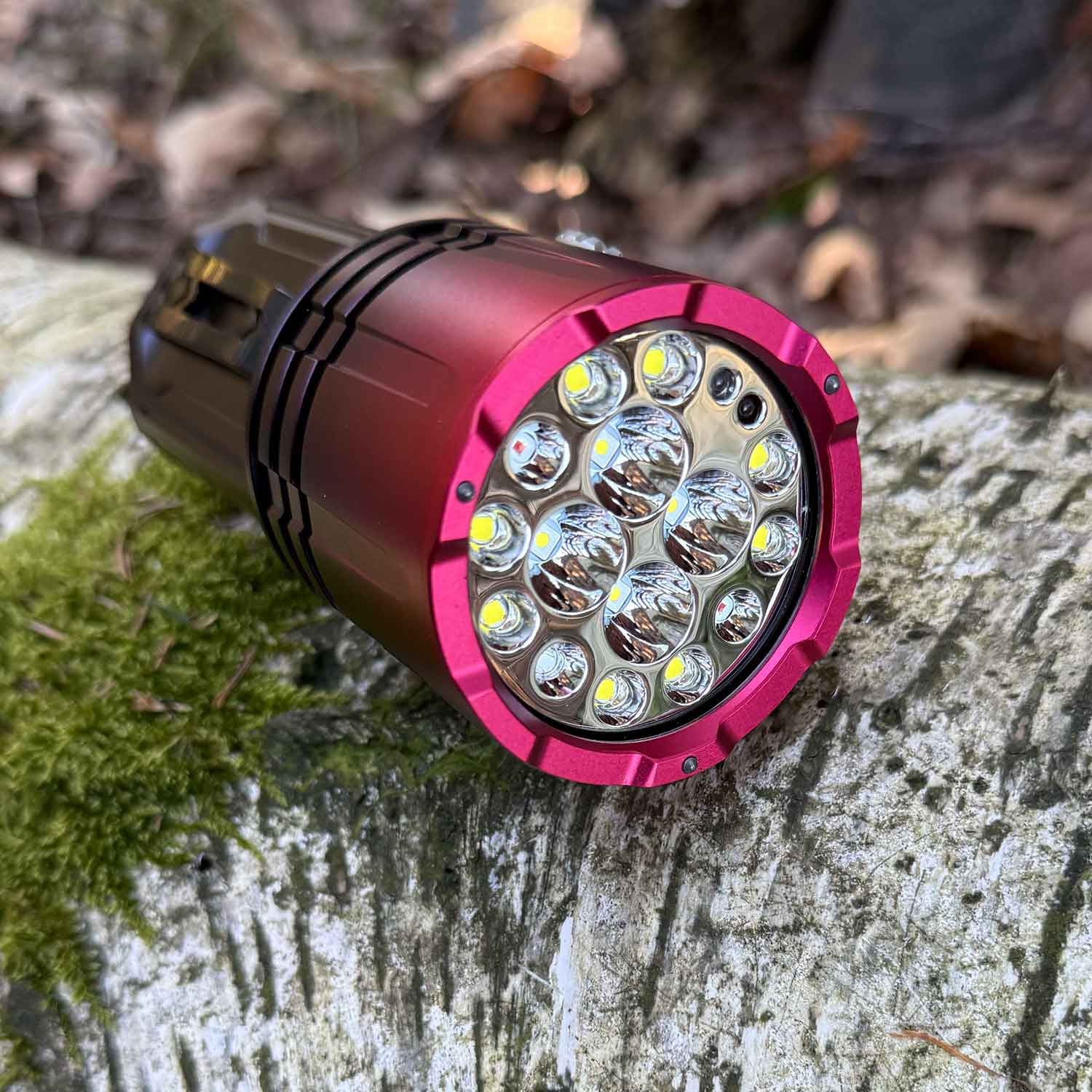 Fenix LR35R Pro Gradient – Limited Edition, 10.000 lm, Rotlicht, UV, Akku, USB-C – Detailansicht
