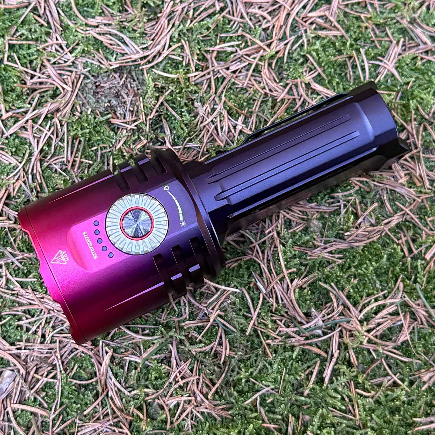 Fenix LR35R Pro Gradient – Limited Edition, 10.000 lm, Rotlicht, UV, Akku, USB-C – Detailansicht