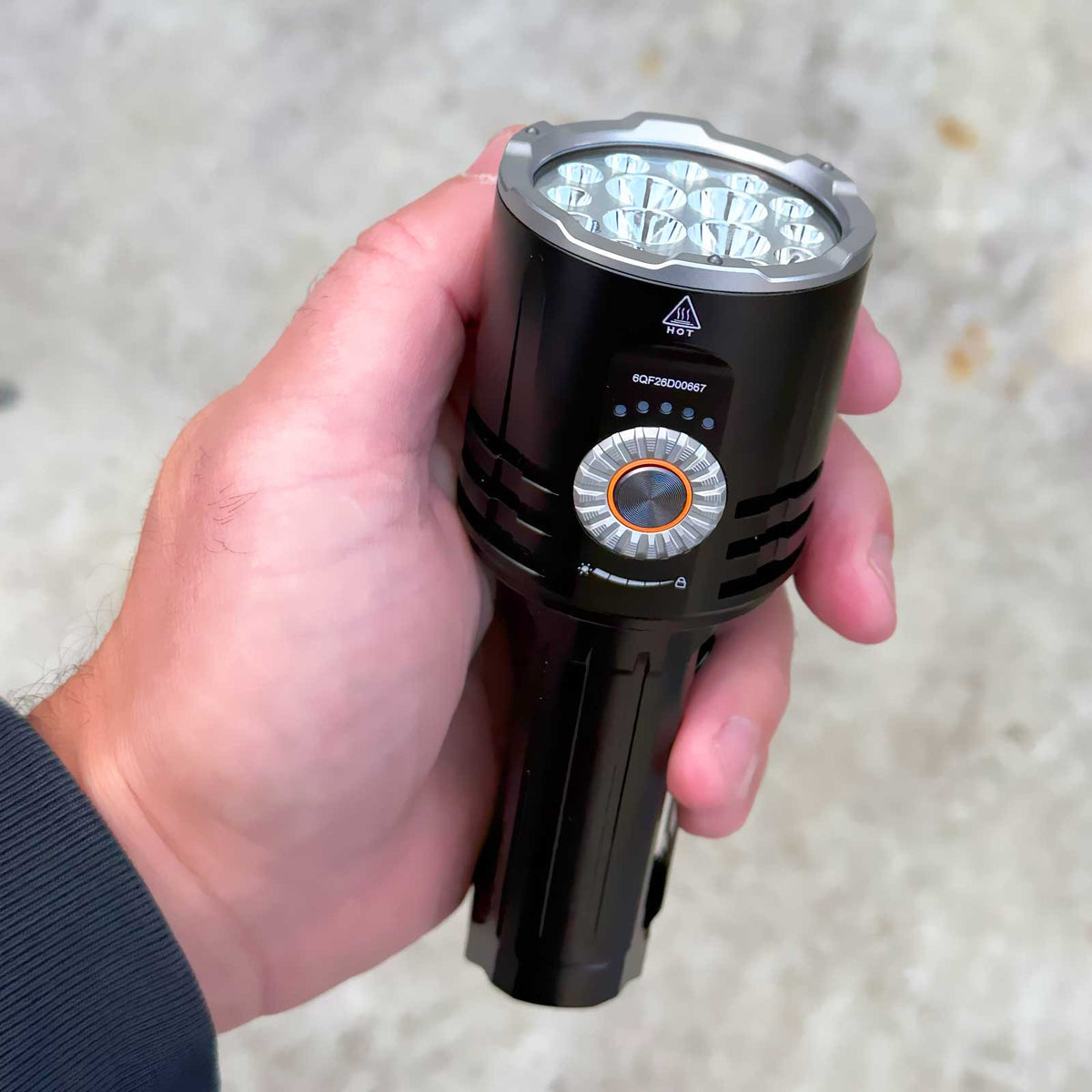 Fenix LR35R Pro – LED Taschenlampe mit 10.000 Lumen, Rotlicht & UV, Akku, USB-C
