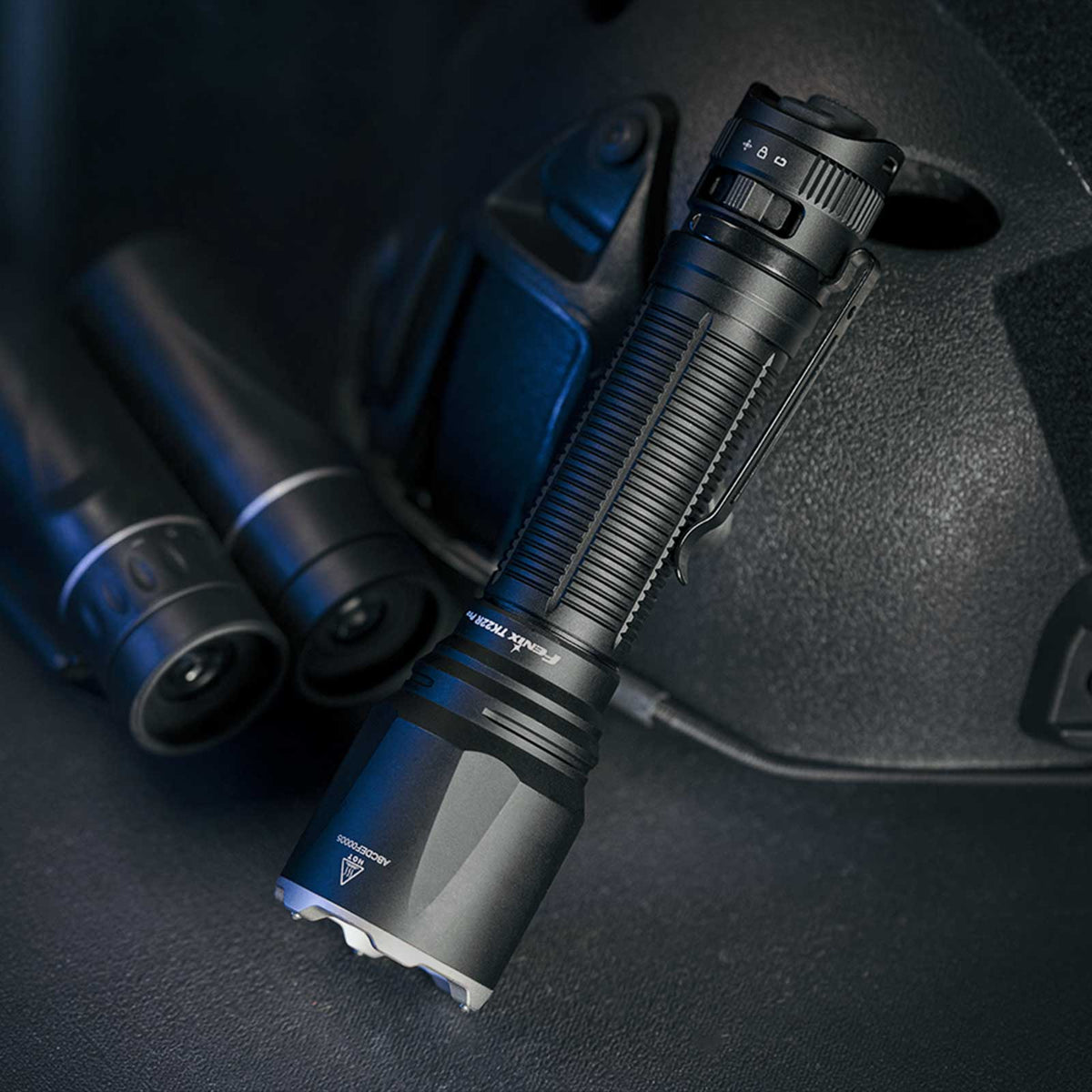 Fenix TK22R Pro – Polizei Taschenlampe mit 4200 Lumen, 5500 mAh Akku & USB-C