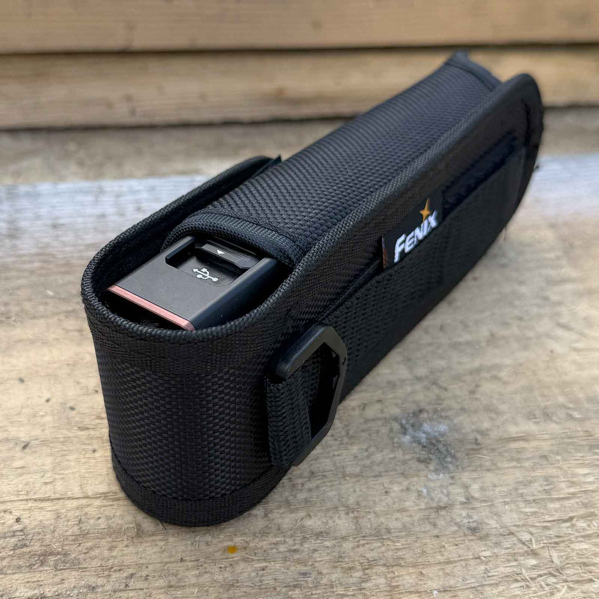 Fenix TK28R – Jagdtaschenlampe mit 6500 Lumen, Rotlicht, 2 Akkus & USB-C