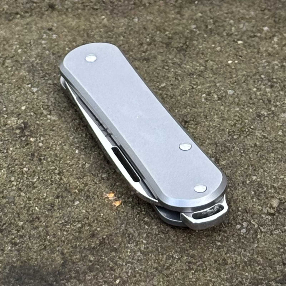 Fox Vulpis 108 TI – EDC-Taschenmesser mit M390-Stahl & Titangriff