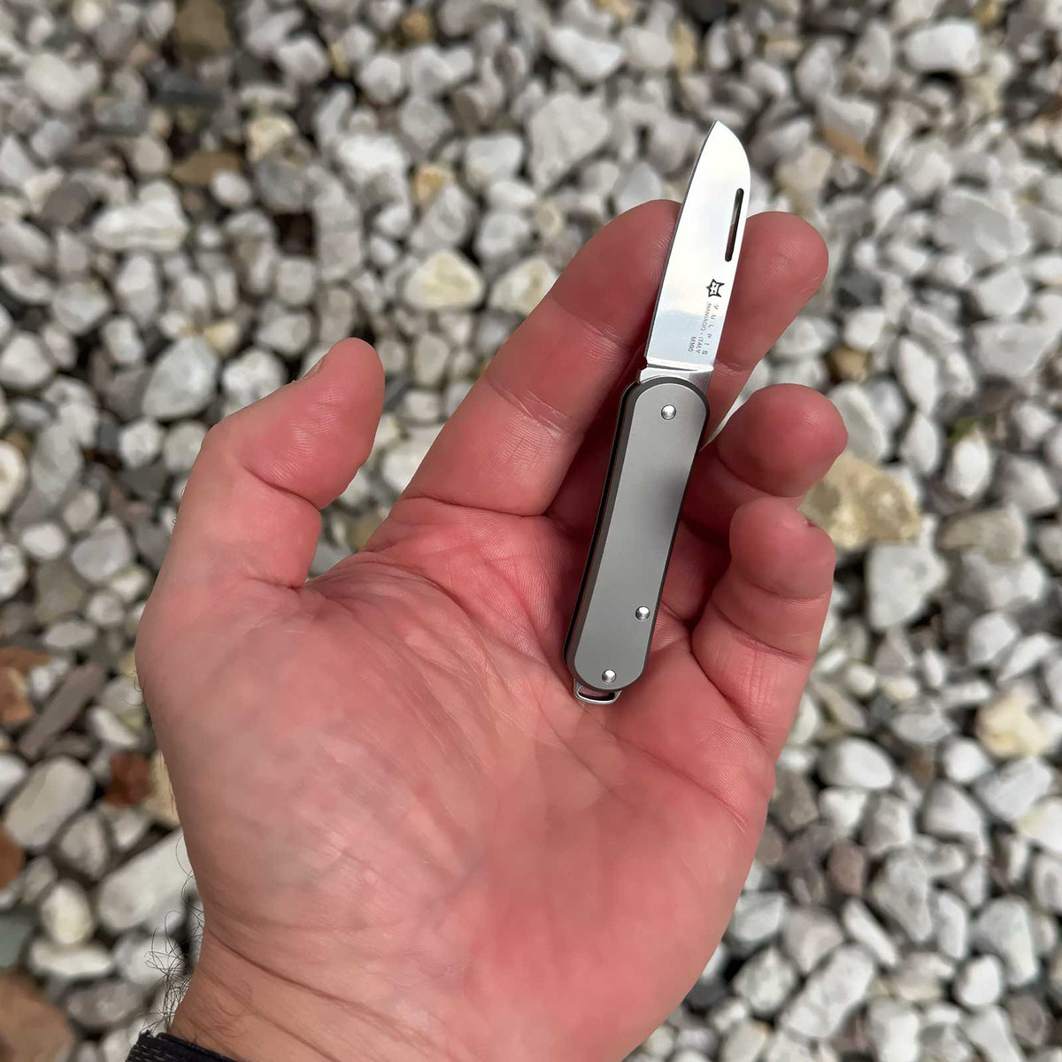 Fox Knives Vulpis 108 TI – Slipjoint-Taschenmesser mit M390-Klinge & Titangriff