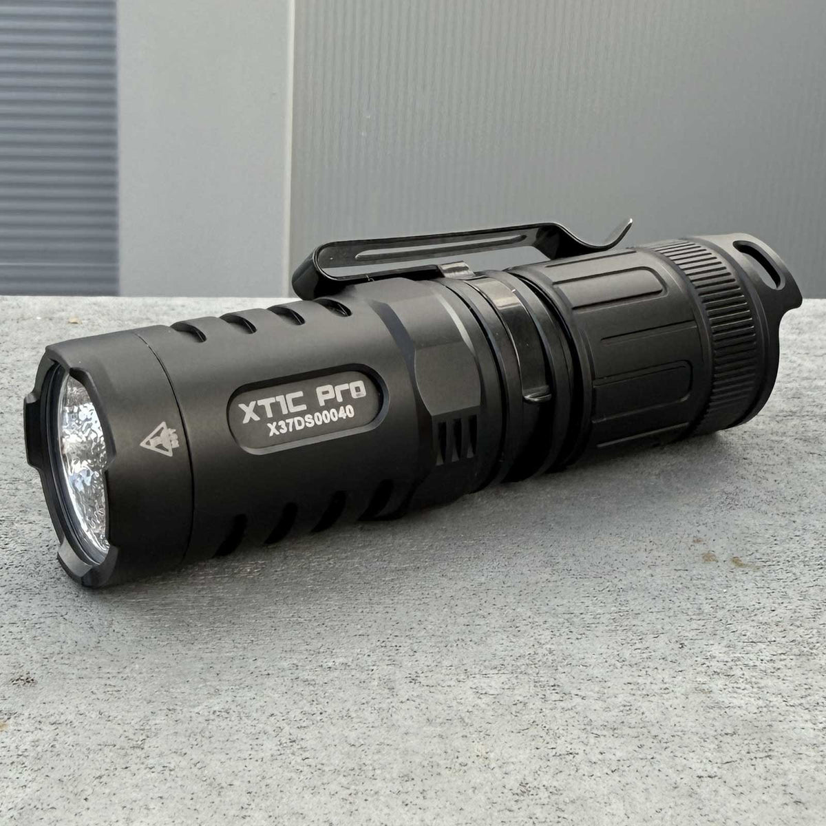 Klarus XT1C Pro – Taschenlampe mit 1000 lm, Rotlicht & Micro-USB-Akku
