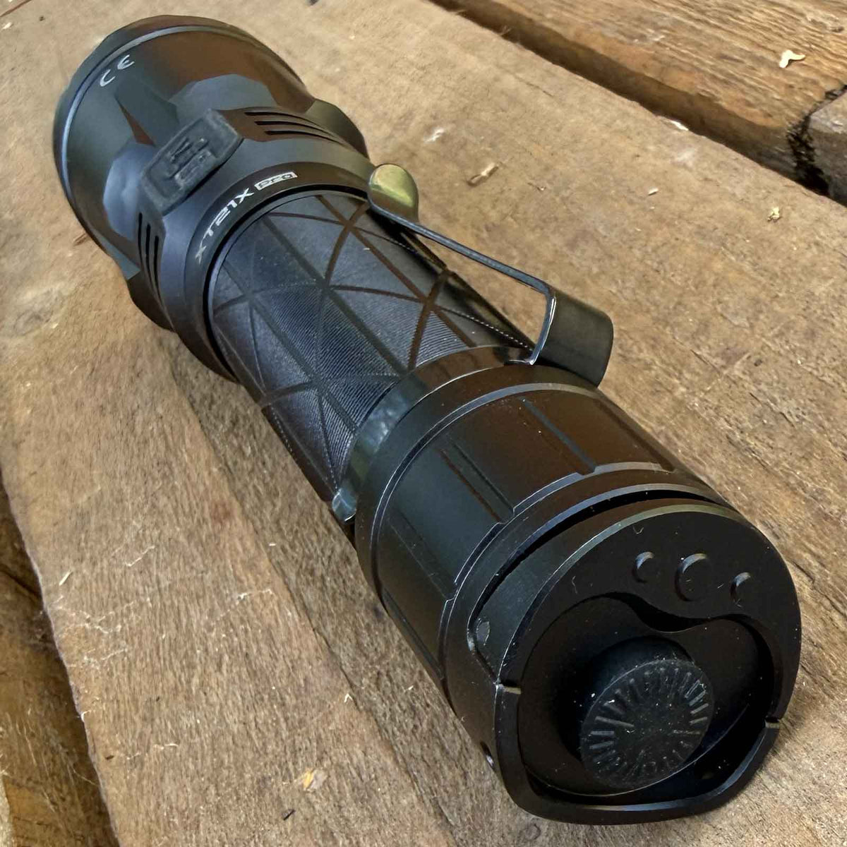 Klarus XT21X Pro – Polizei Taschenlampe mit 4400 Lumen, 5000 mAh Akku, USB-C