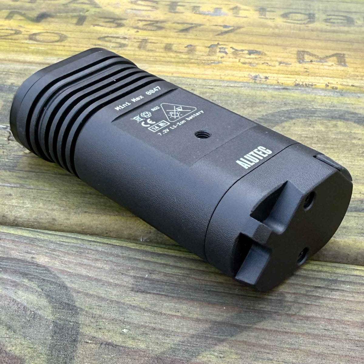 Lupine Piko TL Minimax – Taschenlampe mit Ladegerät, 1800 lm
