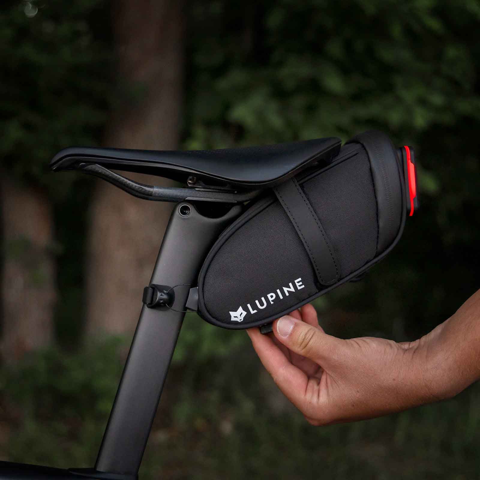 Lupine UFO StVZO – Satteltasche 0,8 l inkl. Rotlicht Pro & Garmin-Aufnahme