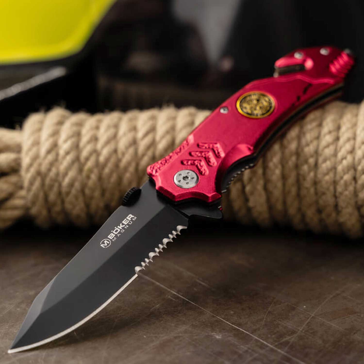 Magnum Fire Fighter – Rettungsmesser mit Gurtschneider, Glasbrecher & Clip