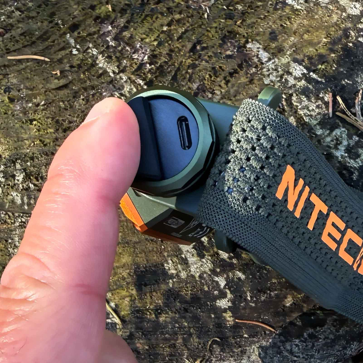Nitecore HC65 UHE Hunting Edition – Jagd-Stirnlampe mit 2000 lm, Rotlicht & USB-C