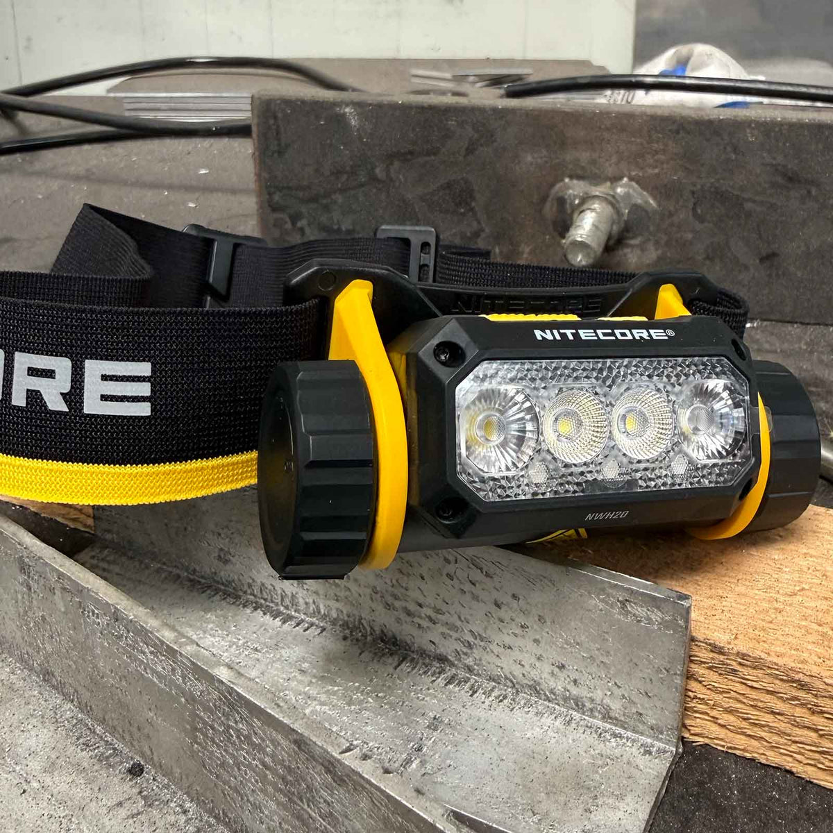 Nitecore NWH20 – Arbeits-Stirnlampe mit 600 lm, stufenlosem Fokus & USB-C-Akku