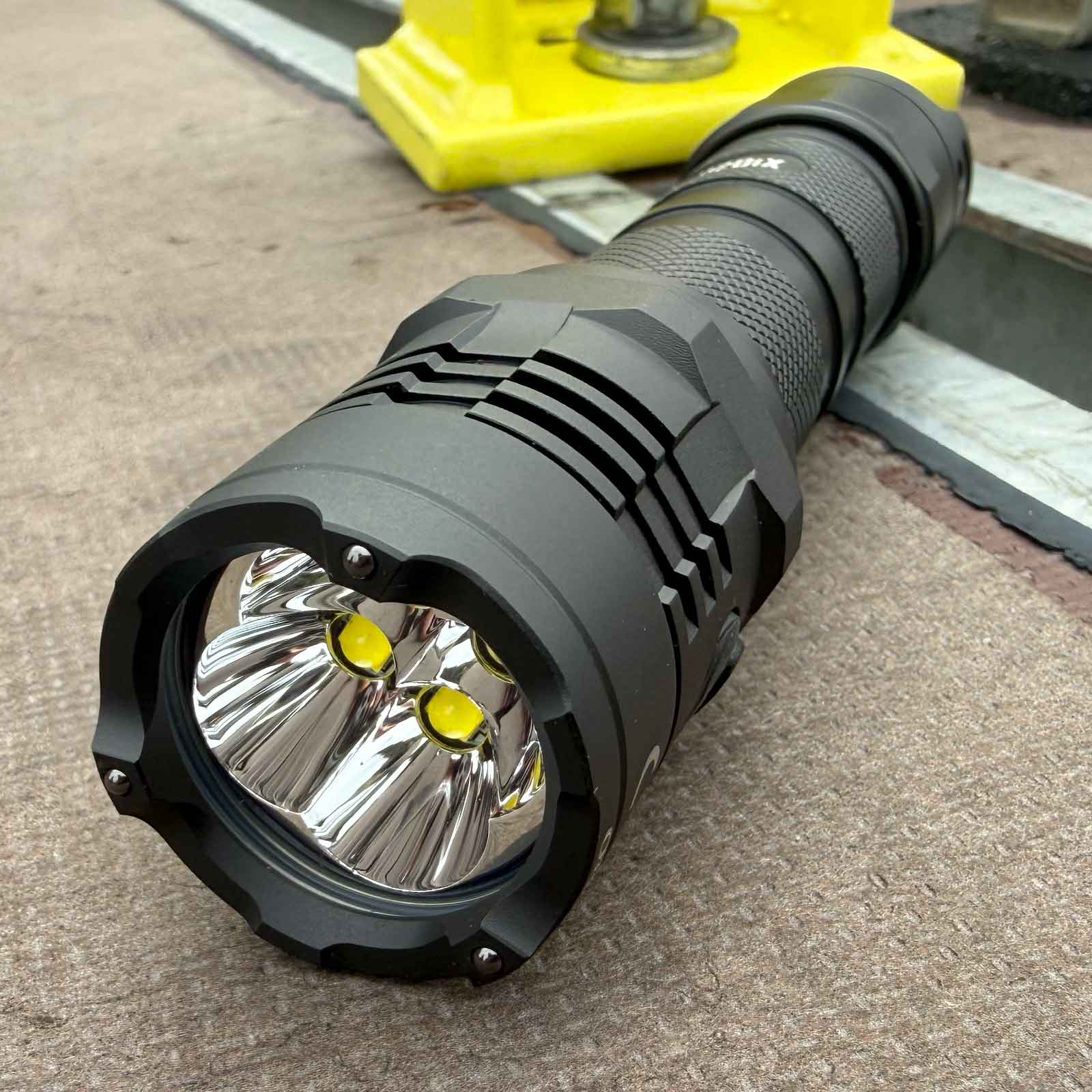 Nitecore P20iX PEL 2.0 – Polizei-Taschenlampe mit 4000 lm, Akku & USB-C