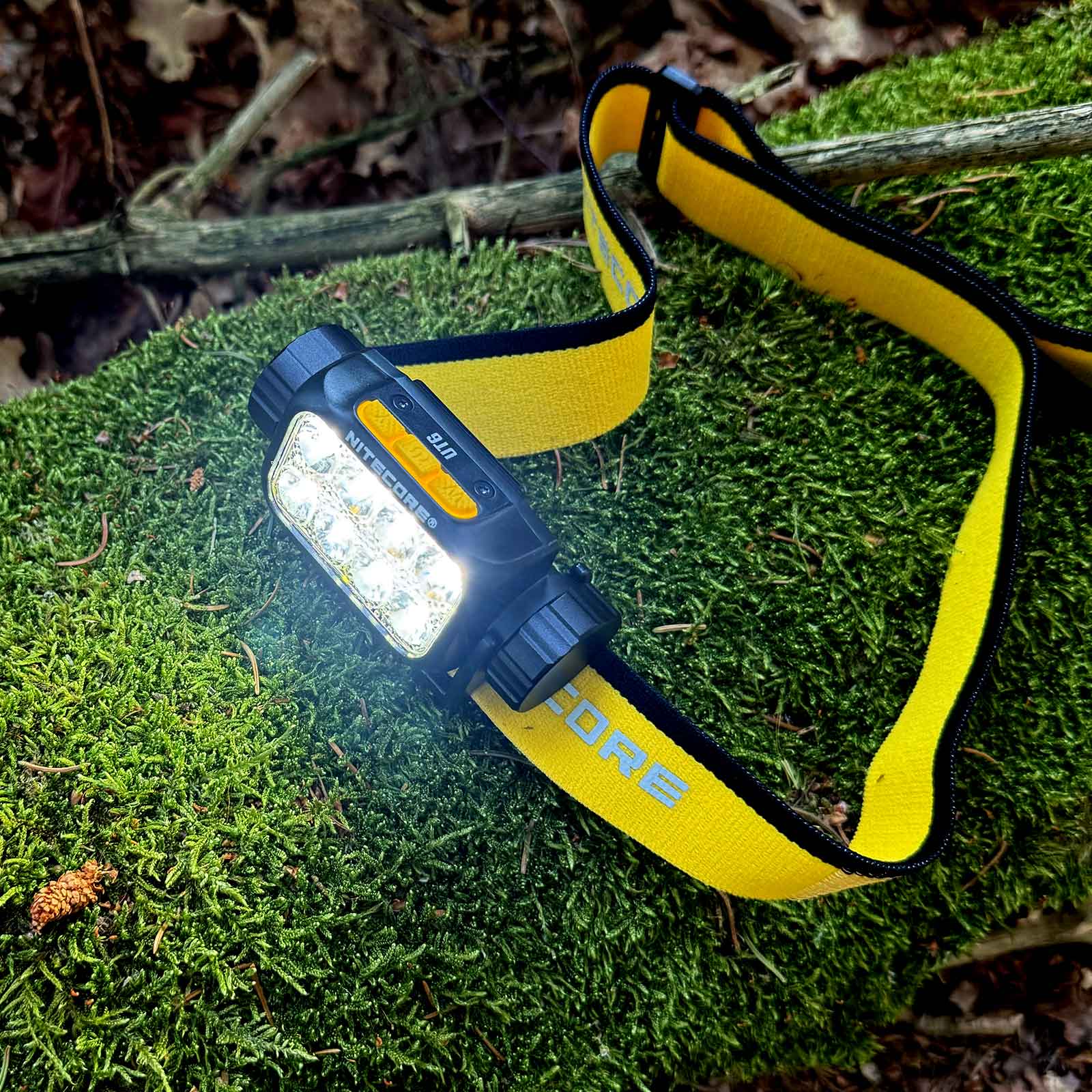 Nitecore UT6 – Trailrunning Stirnlampe mit 1600 lm, USB-C-Akku & 3 Lichtfarben – Lichtbild