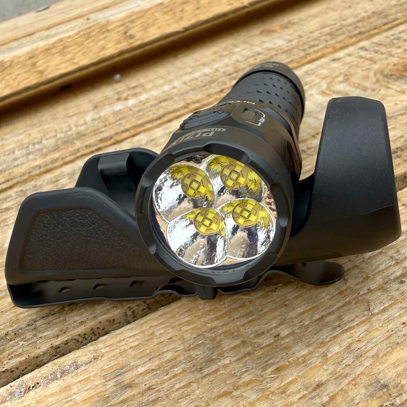 Nitecore P17iX – Taktische Taschenlampe mit 5000 lm, 5500 mAh Akku, USB-C