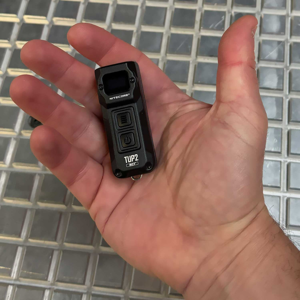 Nitecore TUP2 - Mini-Taschenlampe mit 3 Lichtfarben 1200 Lumen USB-C