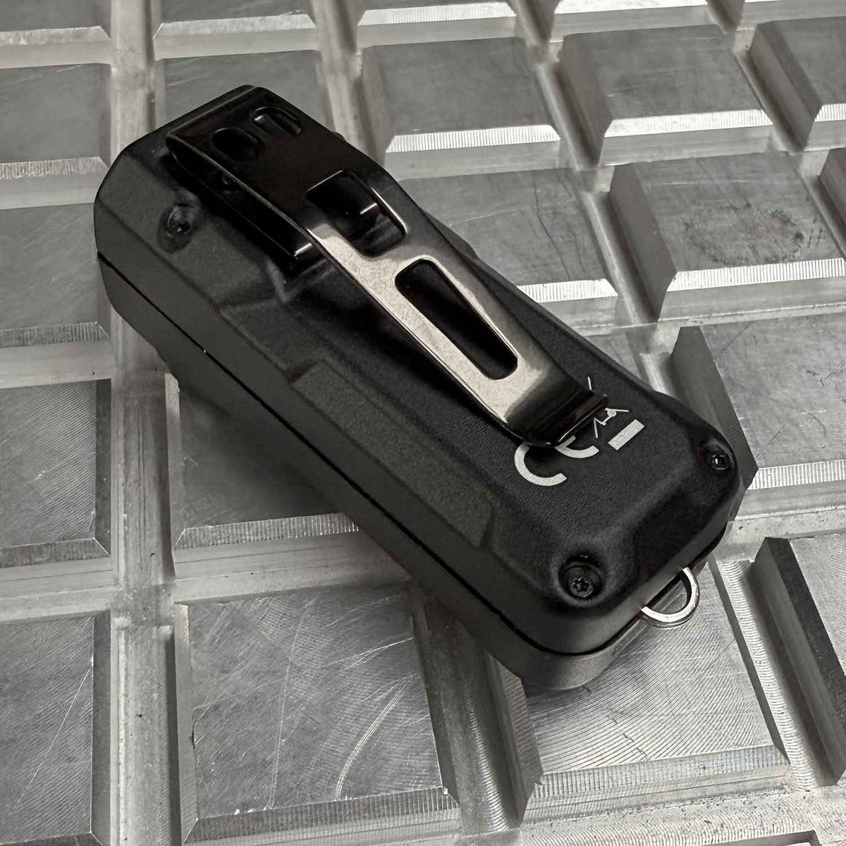 Nitecore TUP2 - Mini-Taschenlampe mit 3 Lichtfarben 1200 Lumen USB-C