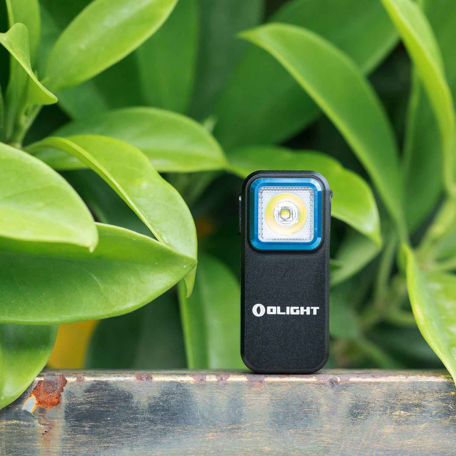 Olight Oclip – Multifunktionslampe mit Clip, Magnet, Rotlicht, USB-C (schwarz)