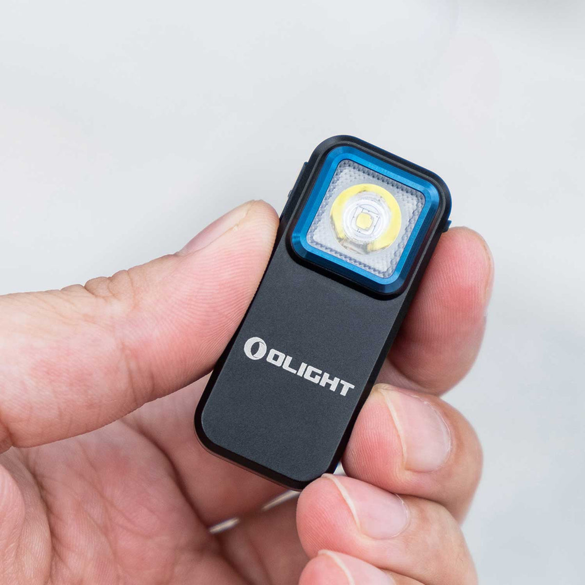 Olight Oclip – Multifunktionslampe mit Clip, Magnet, Rotlicht, USB-C (schwarz)