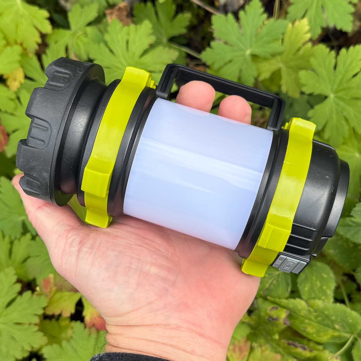 Origin Outdoors Spotlight – 3-in-1 LED-Campinglaterne mit 1000 Lumen & Powerbank – Detailansicht