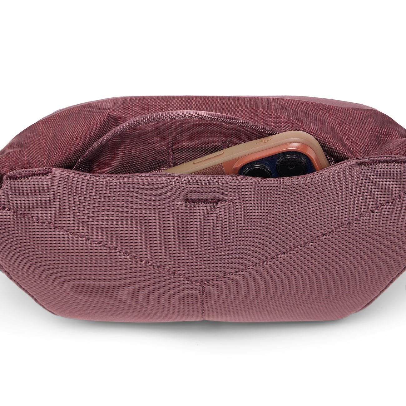 Peak Design Outdoor Sling Bag 2L in 4 Farben – Farbvariante violett, Sling Bag – Detailansicht 13
