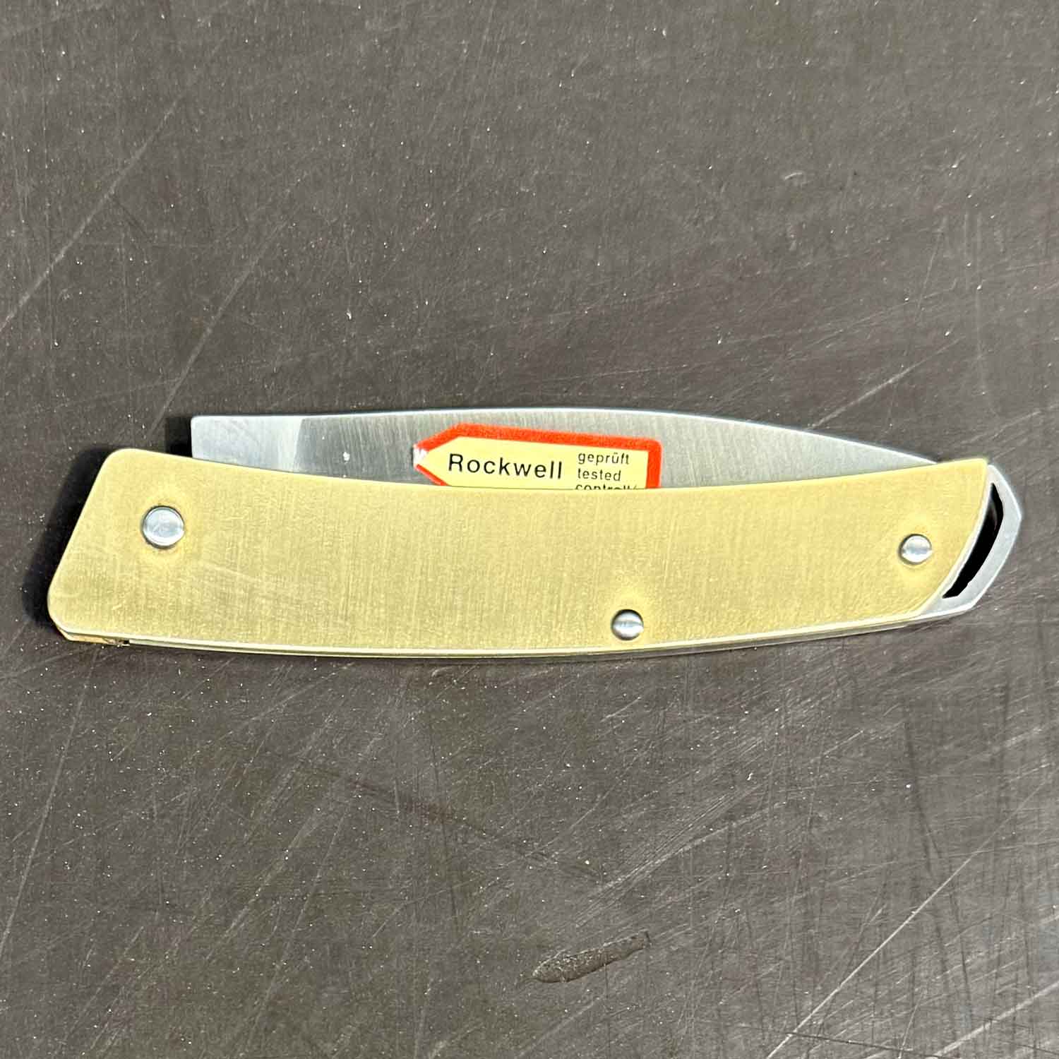 Puma IP Auric – Elegantes EDC Taschenmesser mit Messinggriff – Detailansicht