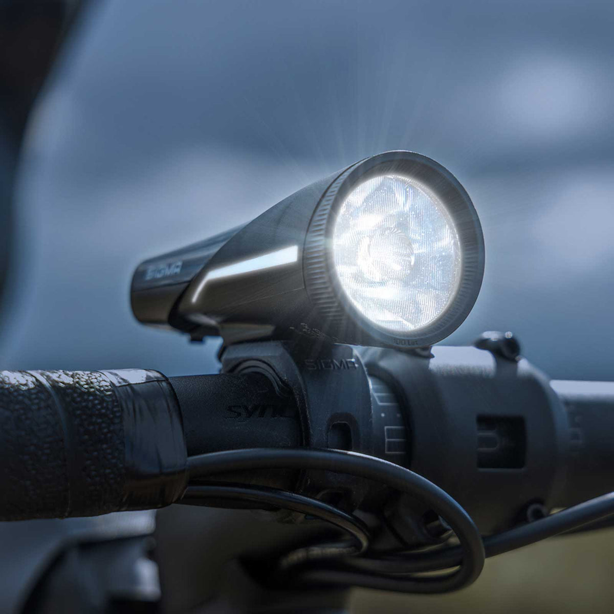 Sigma Aura 100 Link & Hiro 50 Link – Fahrradlicht-Set mit Bremslicht & StVZO