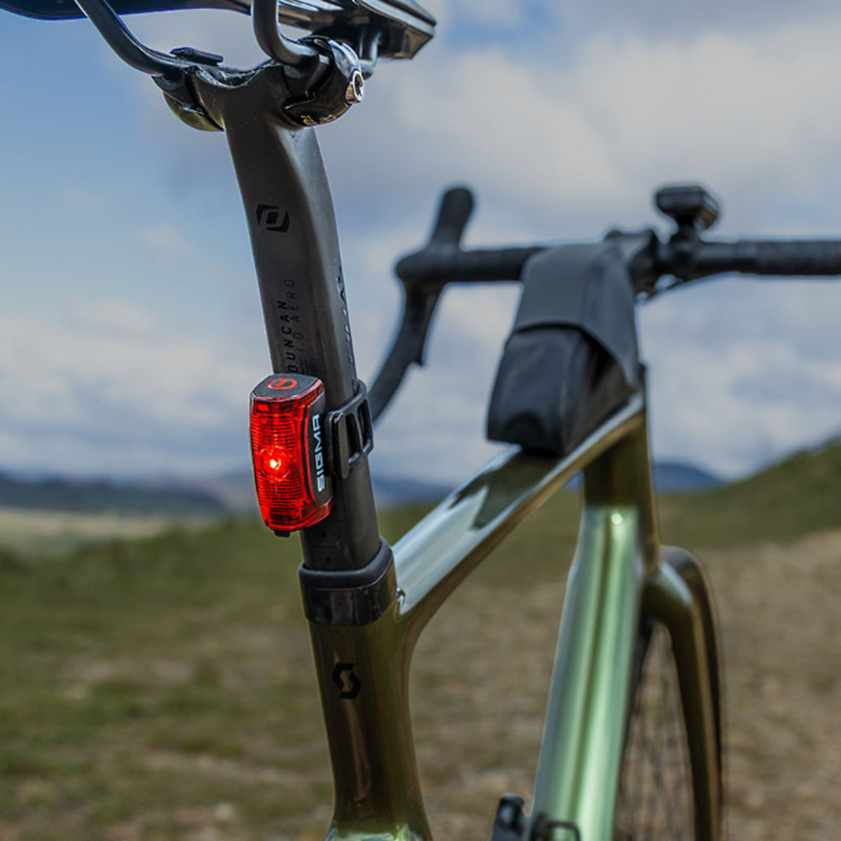 Sigma Hiro 30 – Akku-Fahrradrücklicht mit USB-C, 20 Std. Laufzeit & StVZO