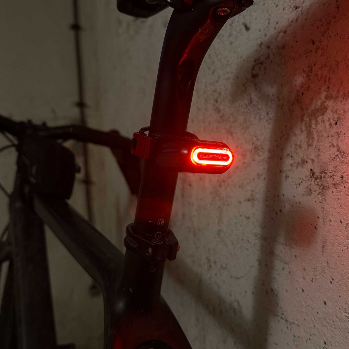 Supernova Redstream Pro Fahrrad Akku-Rücklicht mit Bremslicht