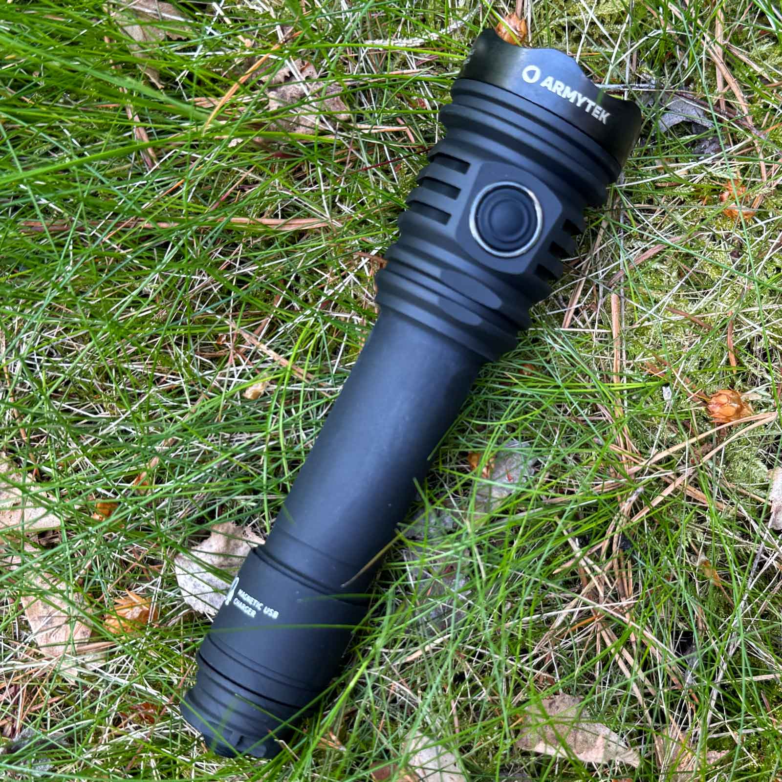 Armytek Viking Pro Max Magnet USB PCB White Taschenlampe
