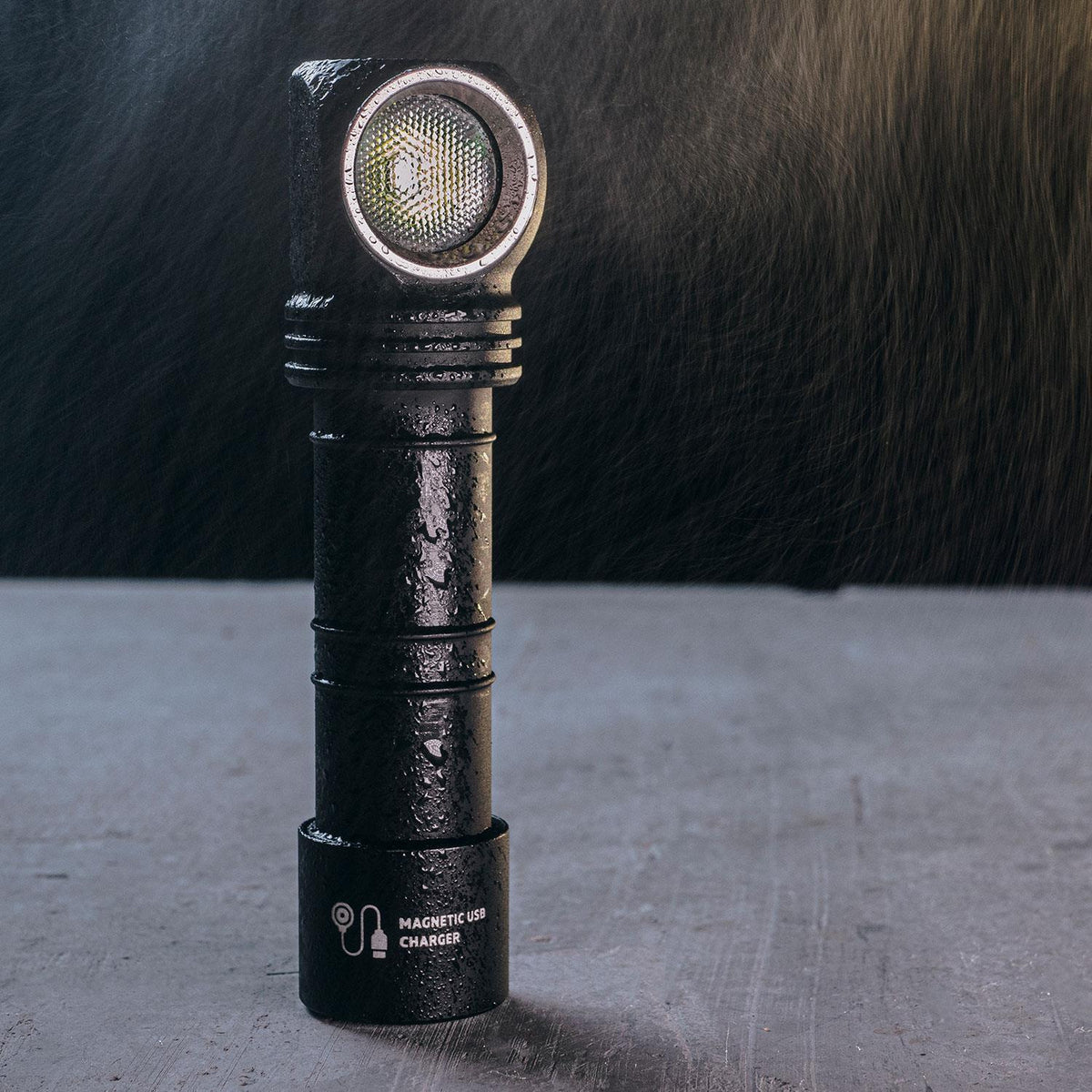 Armytek Wizard C2 Pro warmweiß - LED Stirnlampe 2330 Lumen mit Magnet Ladefunktion