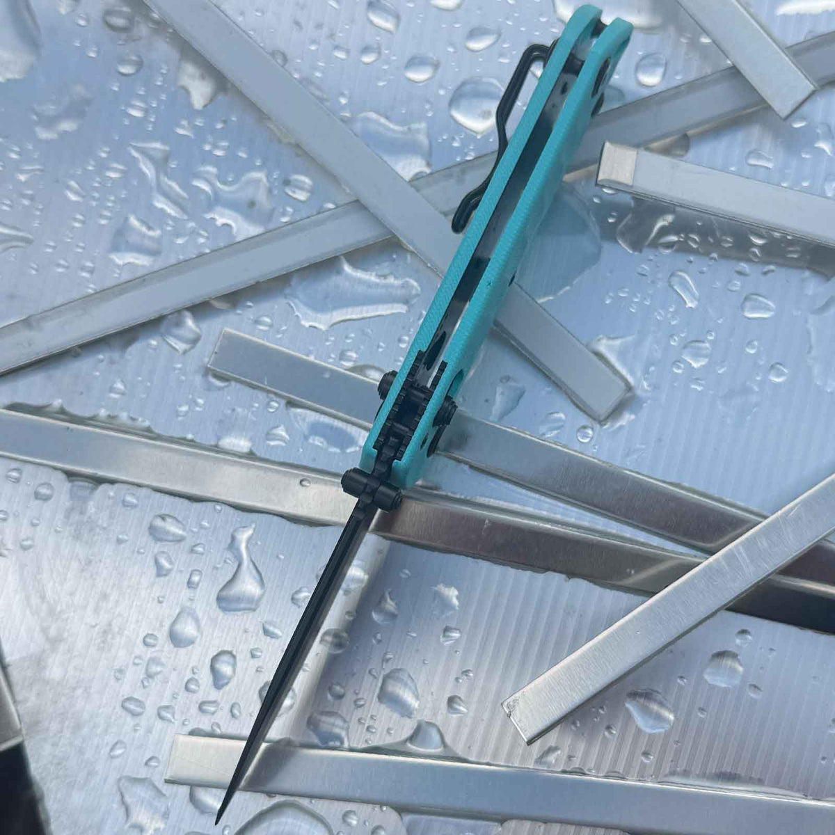 Böker Plus Händlermesser 2026 – Kihon Mini mit Nitro-V Klinge & türkisem G10 Griff