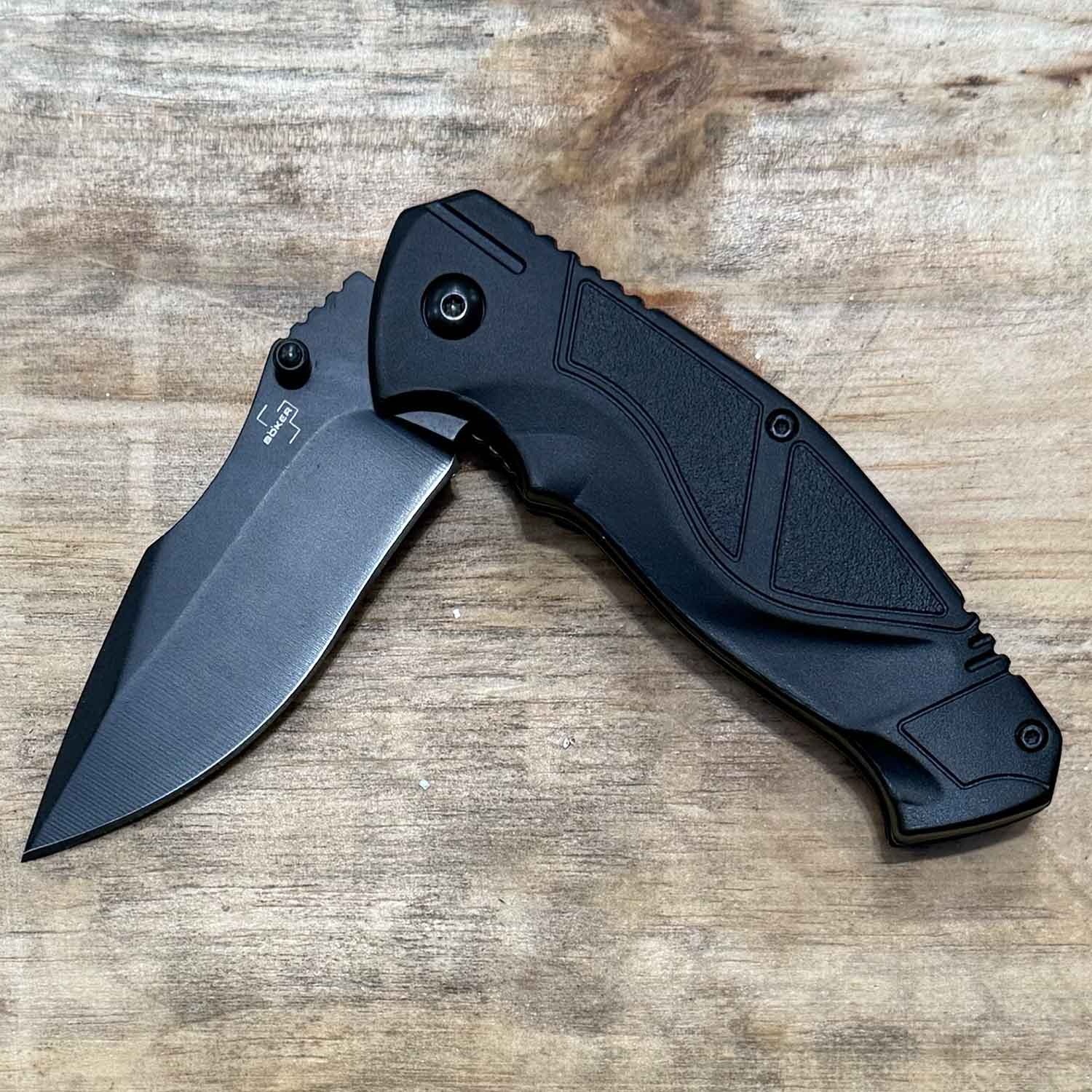 Böker Plus All Black Pro – Taschenmesser mit D2-Klinge & Tip-Up Clip