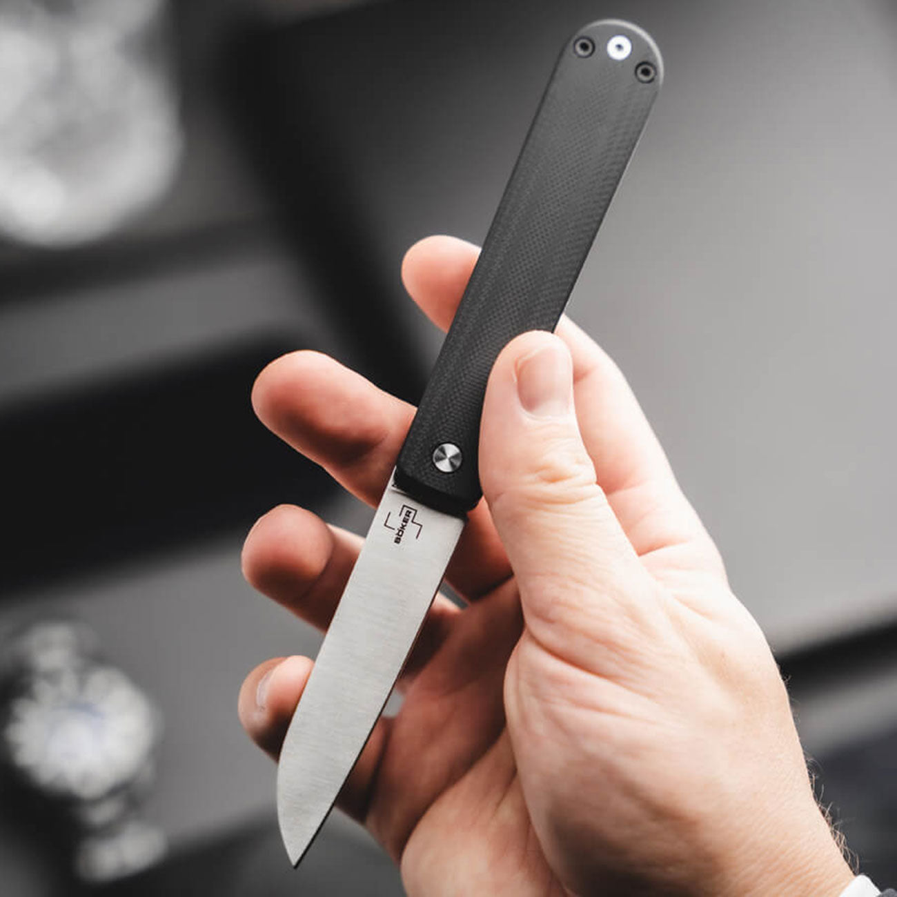 Böker Plus Friday Gentleman Taschenmesser mit Tip Up Clip und Nylonholster – Detailansicht