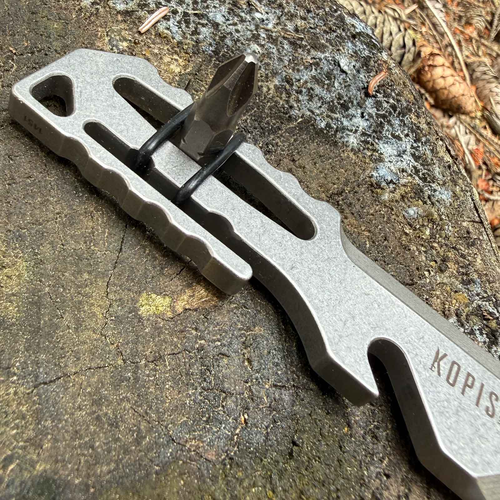 Böker Plus Grift Tool – Prybar/EDC Multitool mit Bit-Aufnahme und Flaschenöffner