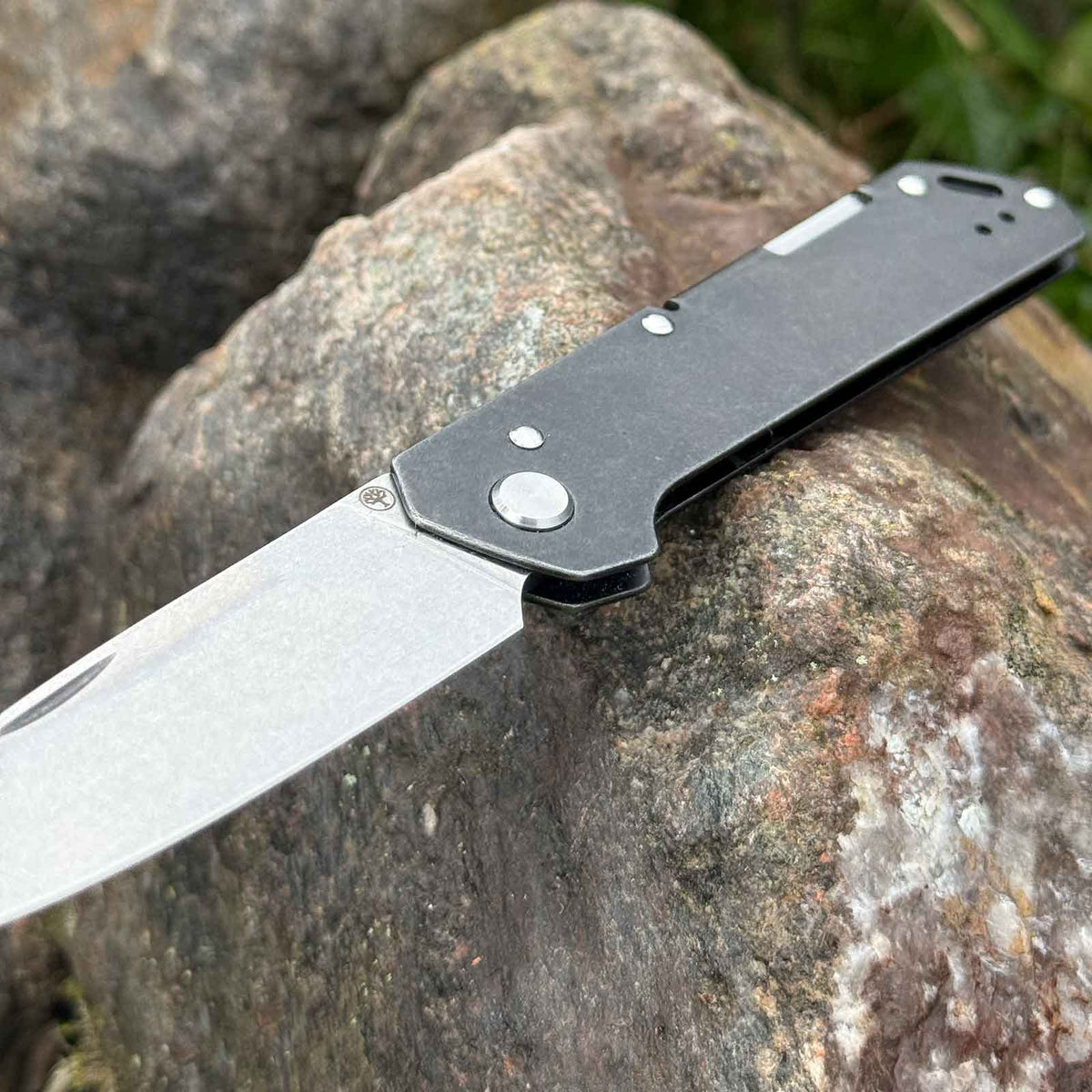 Böker Kihon Bifold 42a – Zweihand-Taschenmesser mit MagnaCut Klinge & Tip-Up Clip