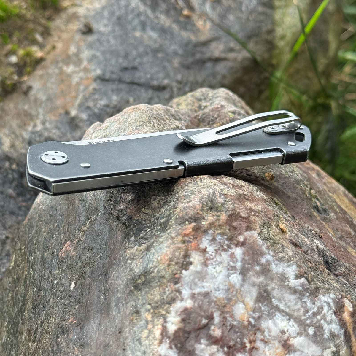 Böker Kihon Bifold 42a – Zweihand-Taschenmesser mit MagnaCut Klinge & Tip-Up Clip