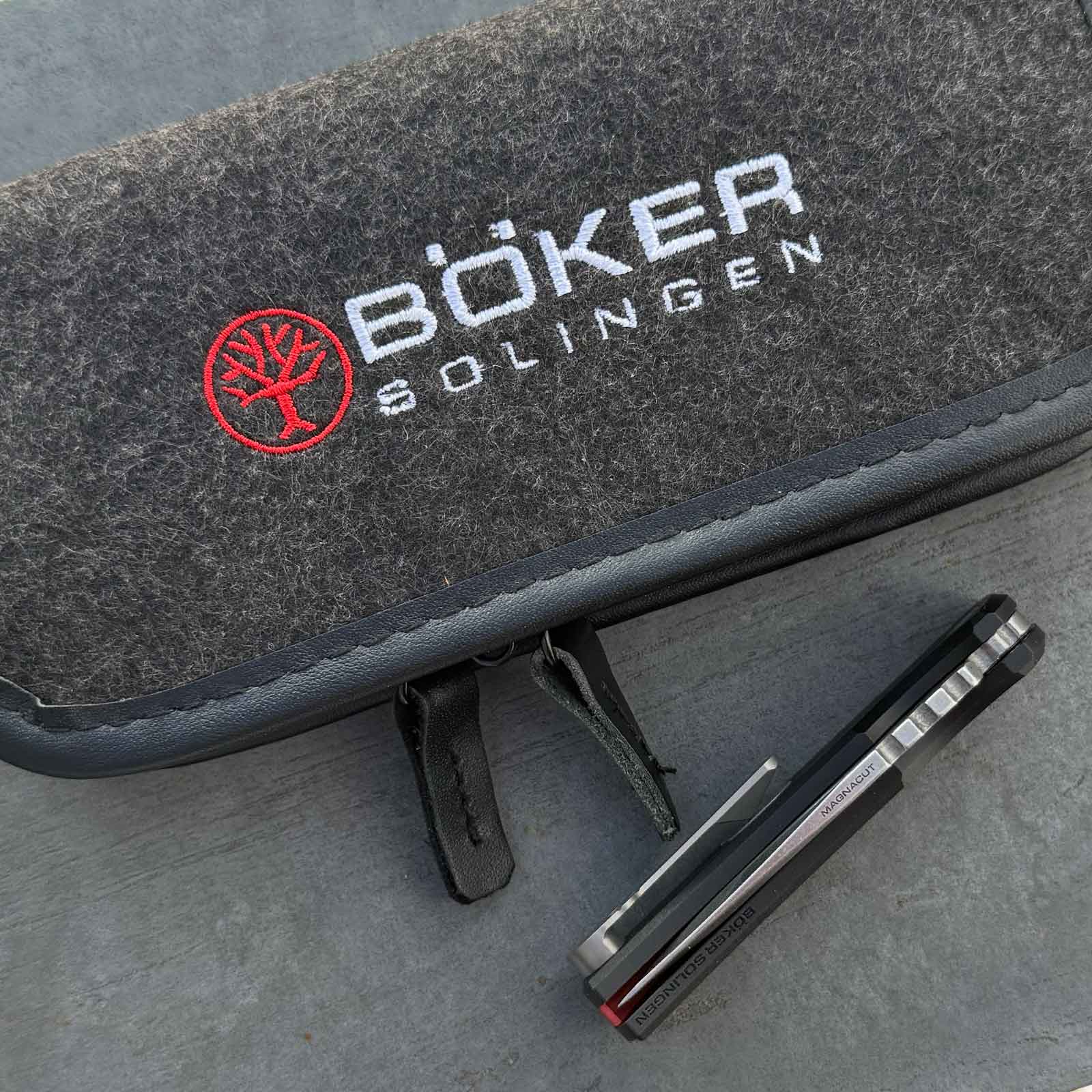 Böker Mini Redencion 42a Taschenmesser – MagnaCut, Button Lock, Titan-Clip