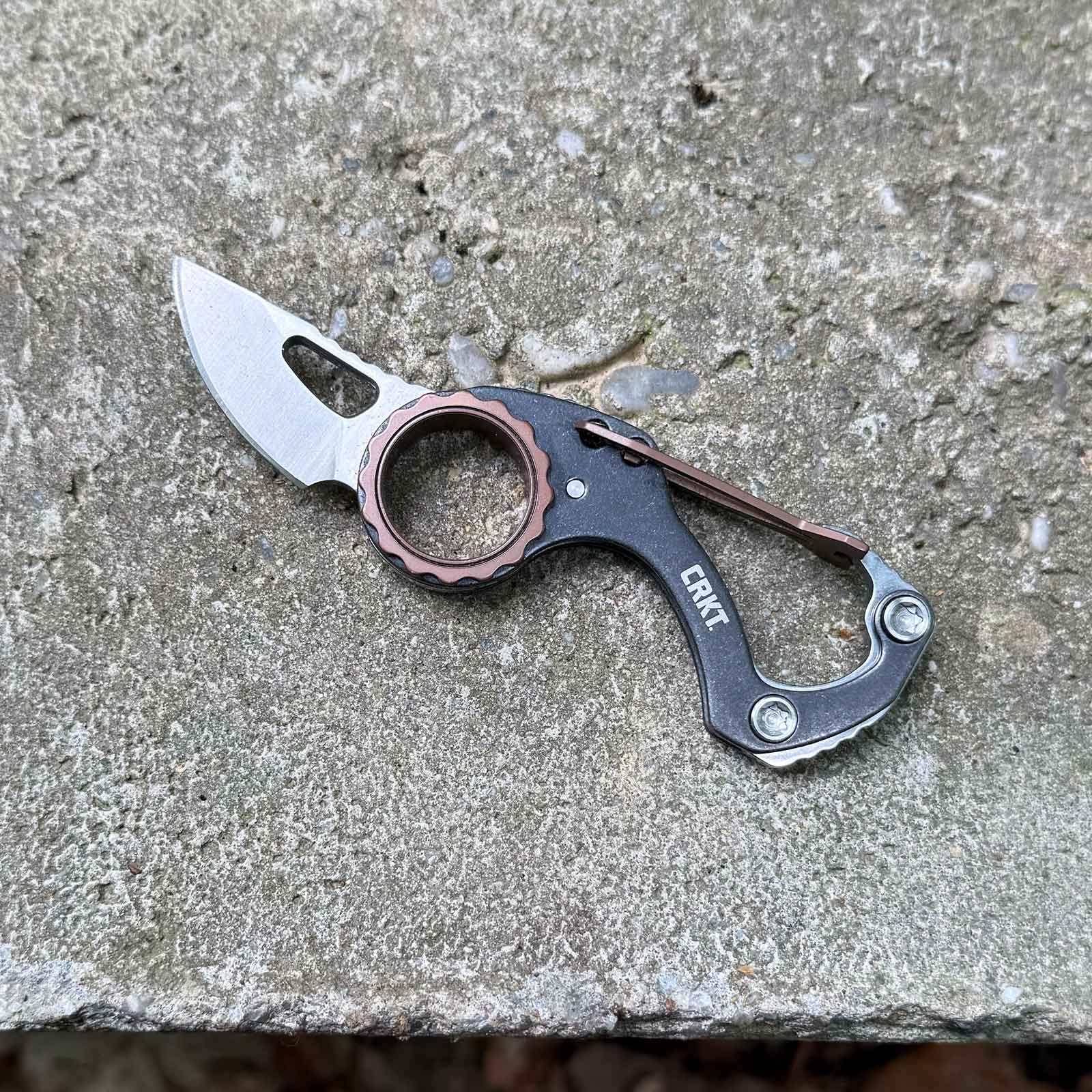 CRKT Compano – Mini-Taschenmesser mit Karabiner für den Schlüsselbund