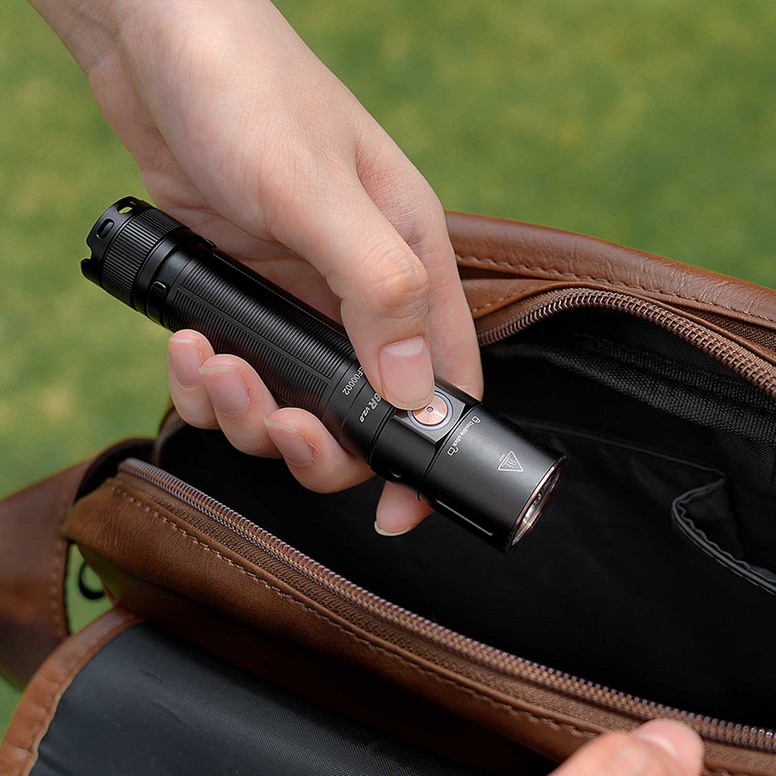 Fenix E28R V2.0 – LED-Taschenlampe mit 1700 lm, Magnet, Clip, Akku & USB-C