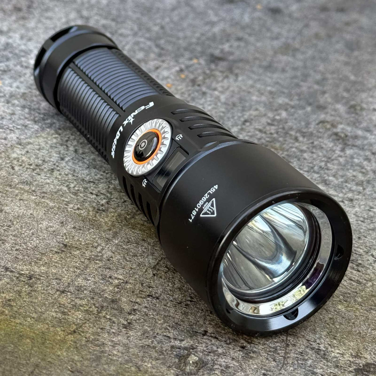 Fenix LD45R – fokussierbare Taschenlampe mit 2800 lm, 5000 mAh Akku & USB-C