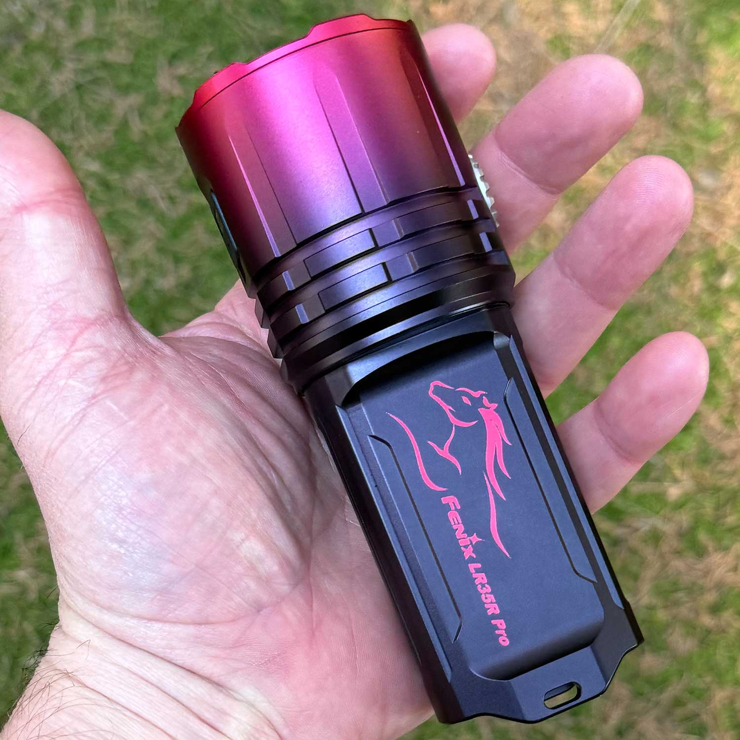 Fenix LR35R Pro Gradient – Limited Edition, 10.000 lm, Rotlicht, UV, Akku, USB-C