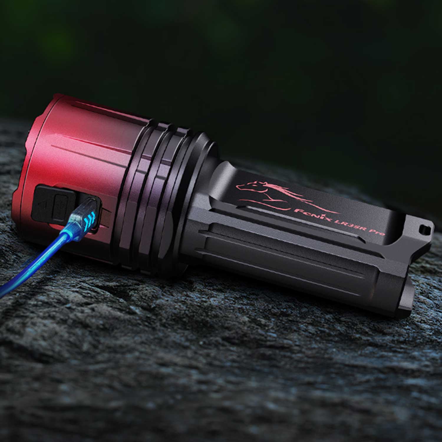 Fenix LR35R Pro Gradient – Limited Edition, 10.000 lm, Rotlicht, UV, Akku, USB-C – Detailansicht
